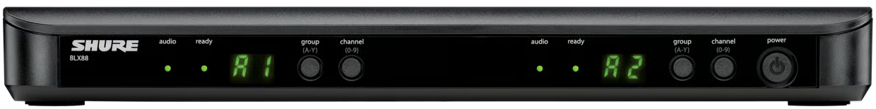 Shure BLX88 の前面。左右に audio・ready ランプ、表示、group・channel ボタンが並び、右端に power ボタン。