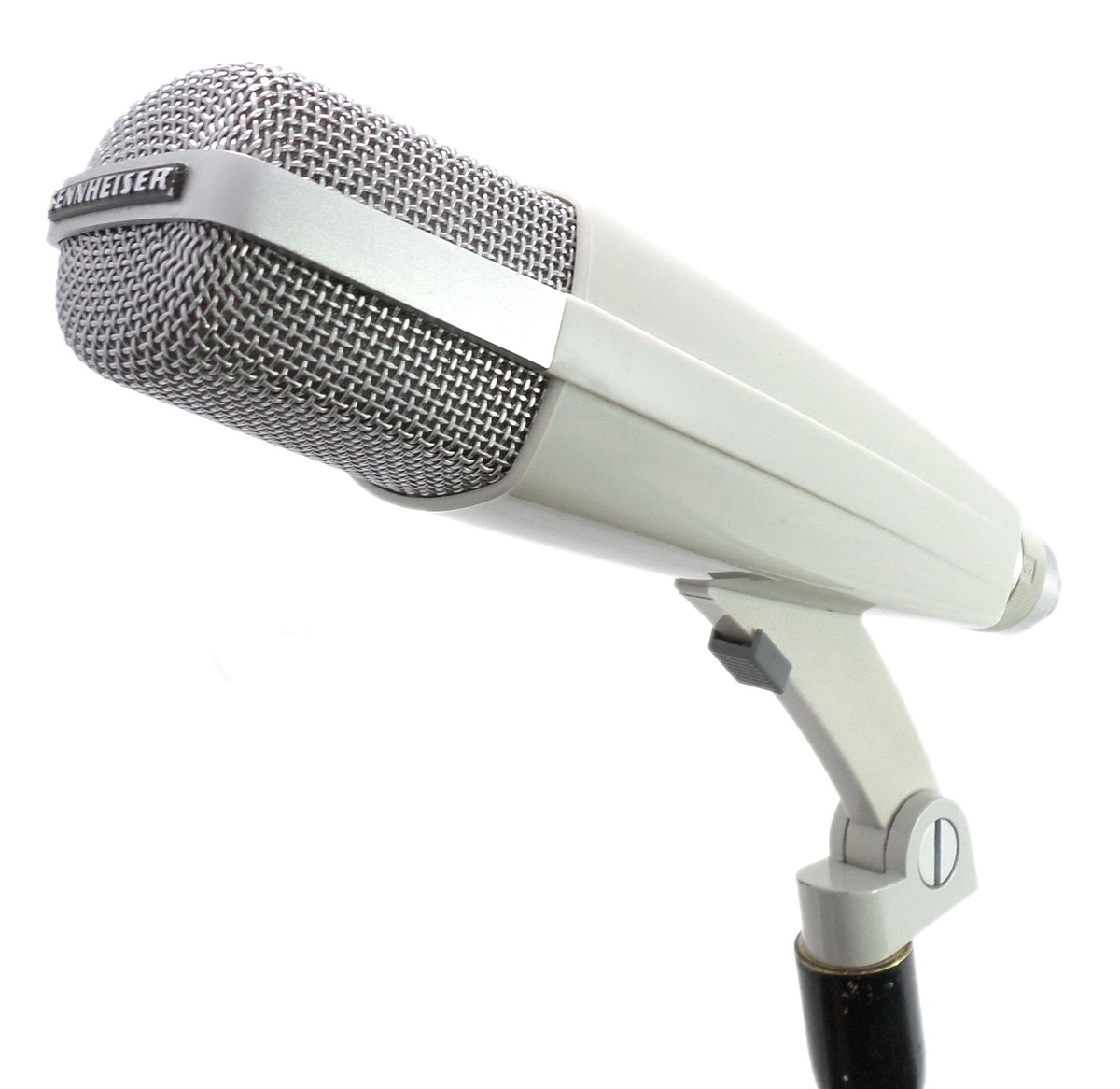 ダイナミックマイク。SENNHEISER MD421 (white) (東京都品川区レンタル)