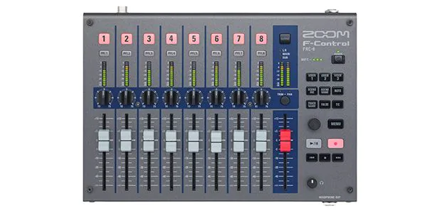 レコーダーコントローラー。Zoom FRC-8 F-Control